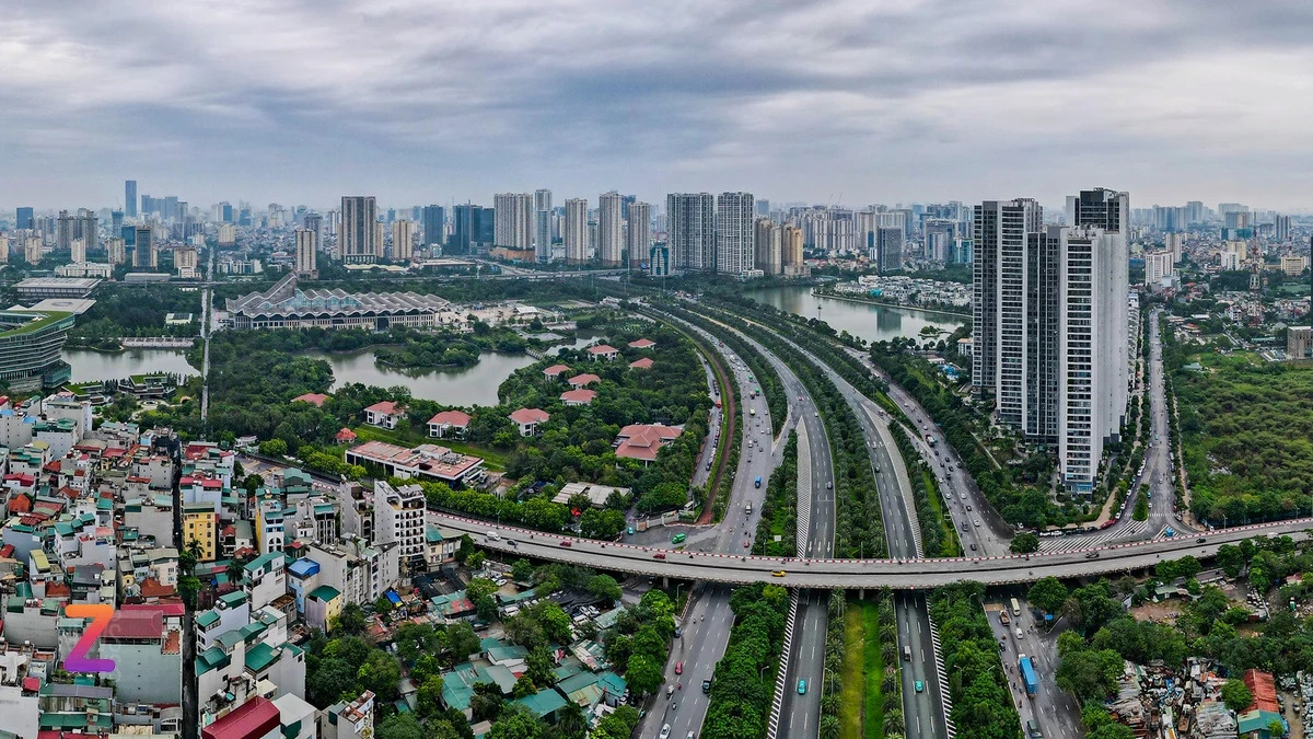 Giá chung cư ngày càng bỏ xa thu nhập của người dân. Ảnh: Thế Bằng.