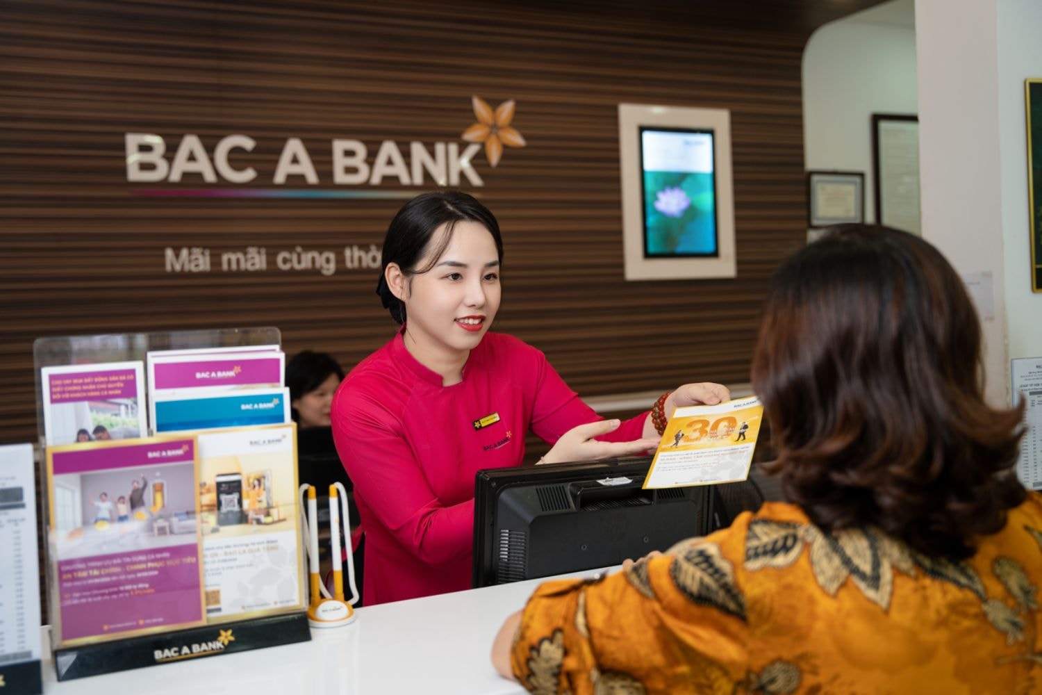 Lãi suất ngân hàng hôm nay 27/4/2025: 2 ngân hàng vừa điều chỉnh, khách hàng không nên bỏ lỡ