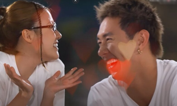 Em gái ruột Trấn Thành khóc: "Mọi người nghĩ là chúng tôi được sống sung sướng quá" 