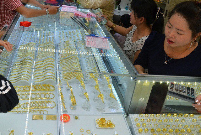 Giá vàng hôm nay, 16-5: Bật tăng mạnh mẽ