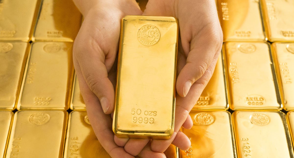 Giá vàng hôm nay 'leo dốc', lấy lại những gì đã mất, không dồn hết tiền vào giỏ kim loại quý