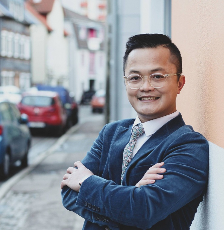 Tiến sĩ Lê Ngọc Sơn: "Nghệ sĩ Việt cứ lên tivi… là mắc bệnh"