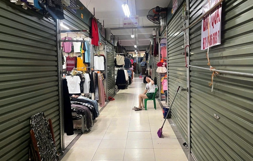 Hướng dẫn, giải thích rõ cho tiểu thương yên tâm kinh doanh