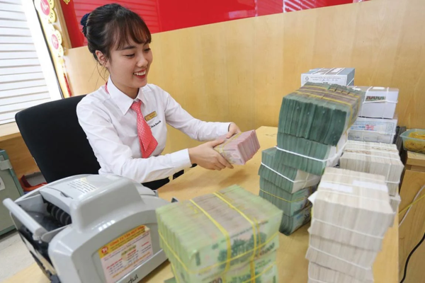 Tín dụng tăng tốc, thúc đẩy lợi nhuận ngân hàng tiếp tục đi lên