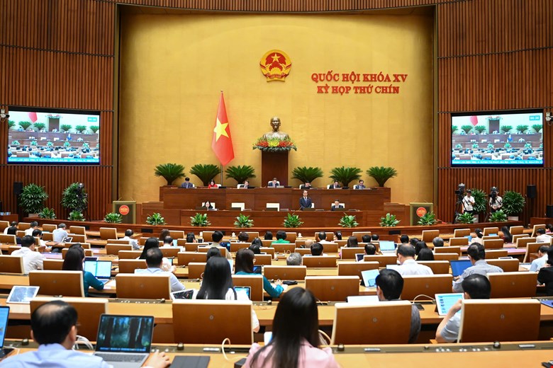 Chính thức miễn học phí cho học sinh công lập cả nước, hỗ trợ học sinh tư thục