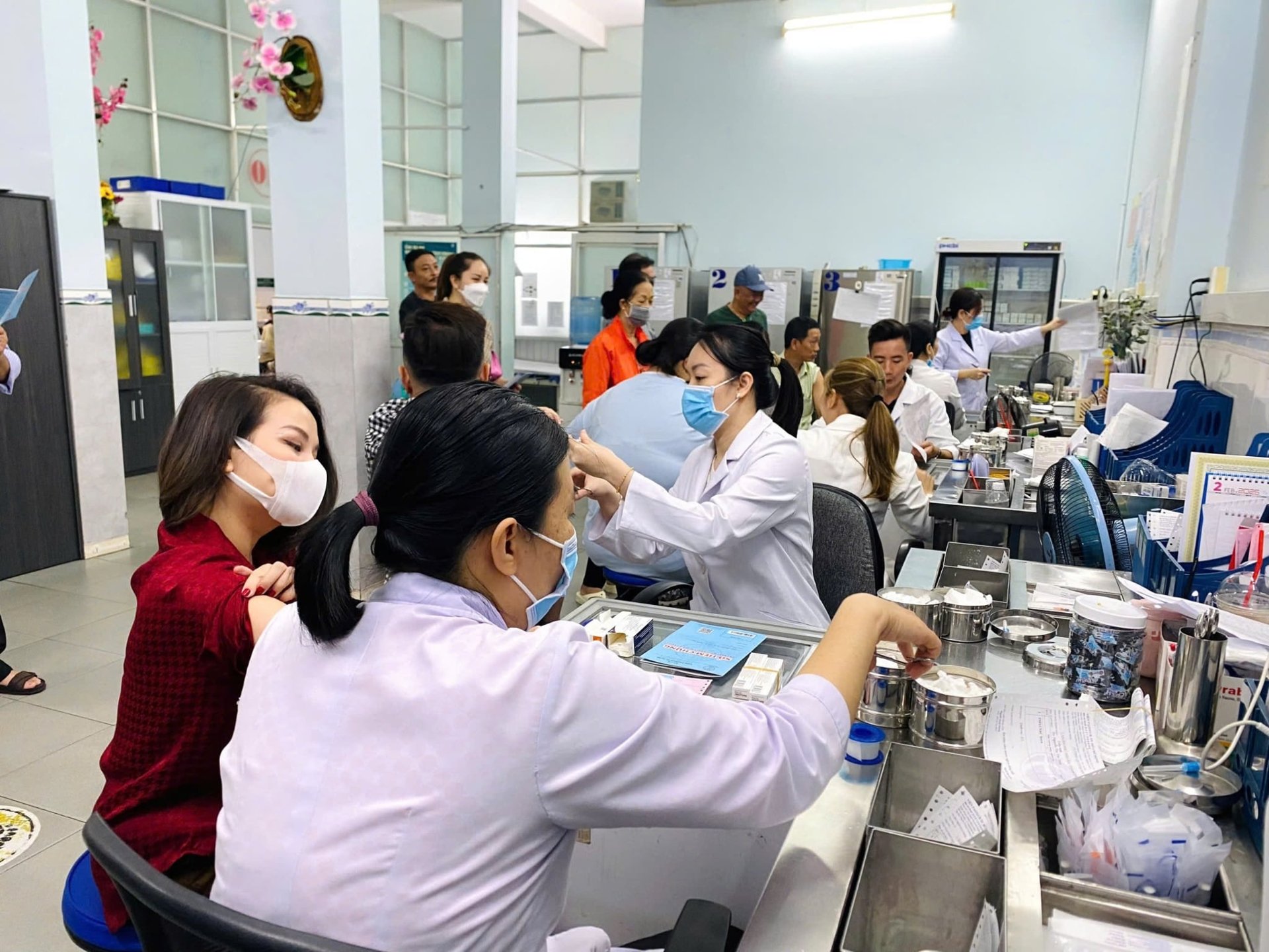 TP.HCM mở 6 kênh phản ánh y tế: Đường dây nóng, tố cáo 'vẽ bệnh', thủ tục online...