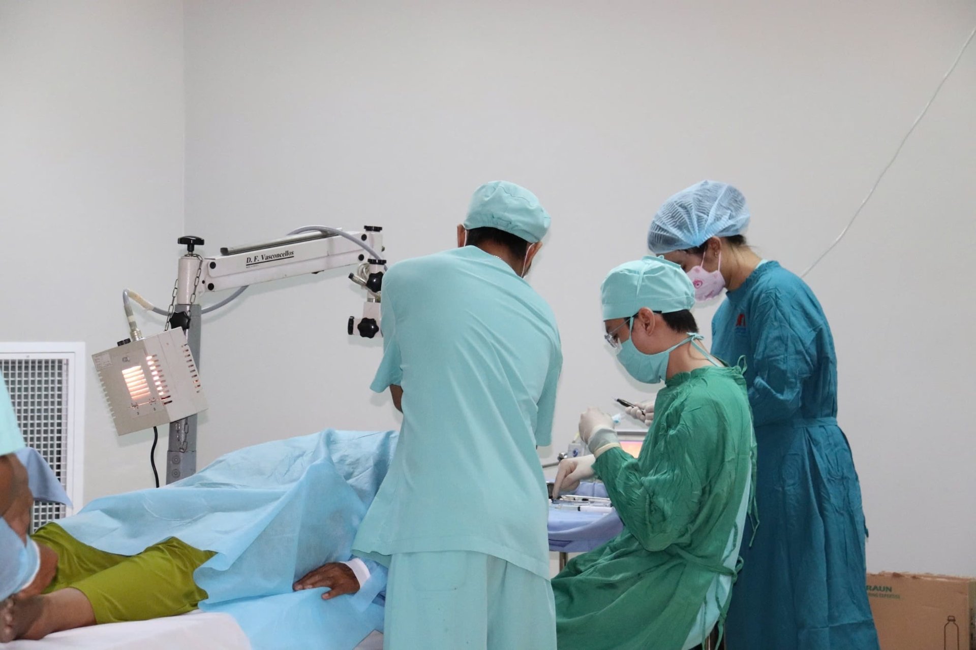 TP.HCM mở 6 kênh phản ánh y tế: Đường dây nóng, tố cáo 'vẽ bệnh', thủ tục online...
