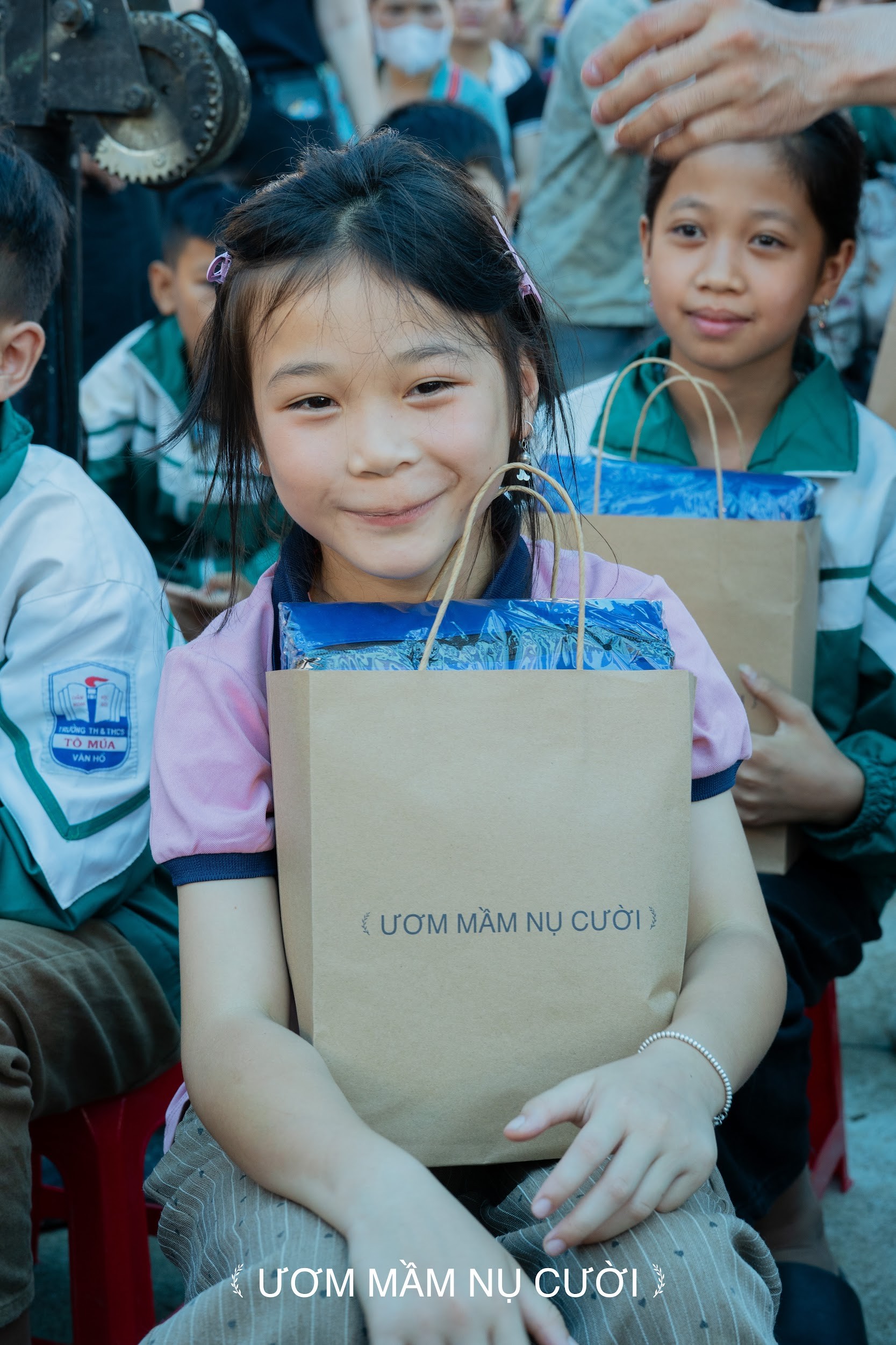 "Ươm Mầm Nụ Cười" - Hành trình mang tri thức và yêu thương đến trẻ em Tây Bắc