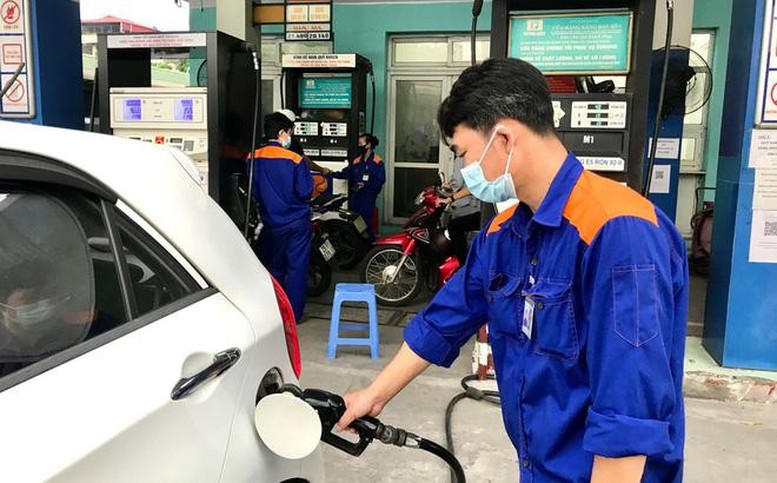 Chiều 17/7: Giá xăng giảm