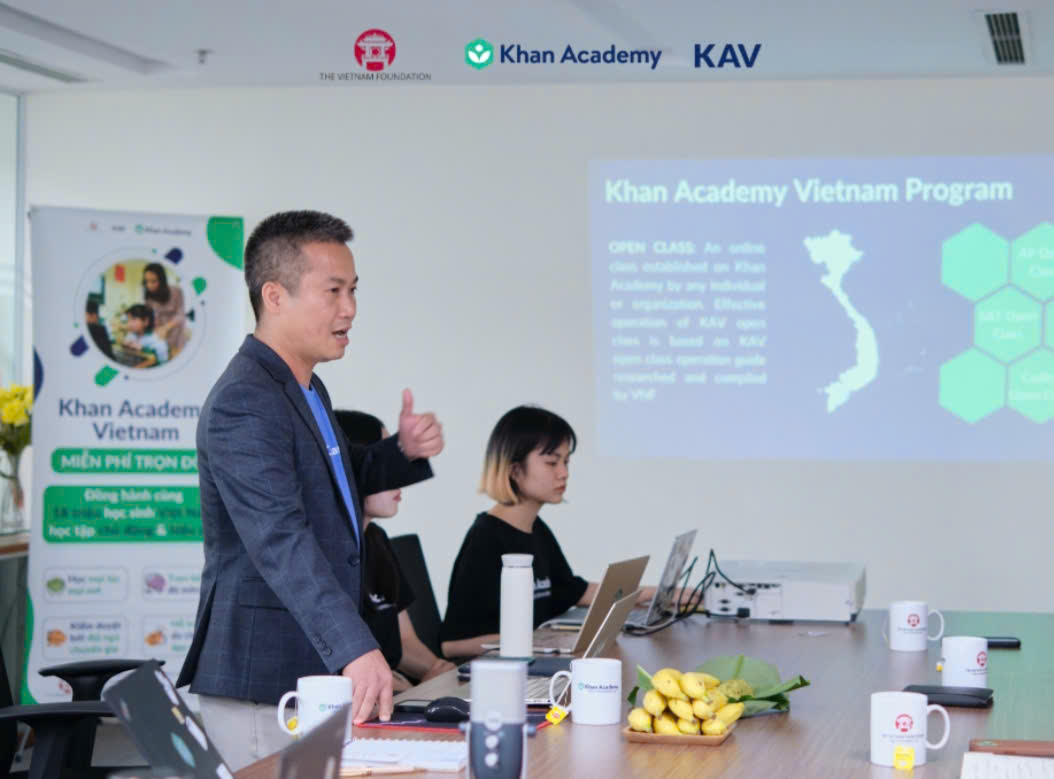 Chuyển đổi số trong giáo dục – Cơ hội và thách thức đối với giáo viên và học sinh