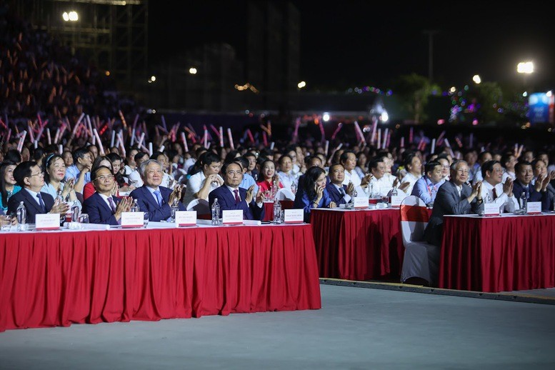 cac-dai-bieu-tham-du-chuong-trinh-anh-1757979759.jpg