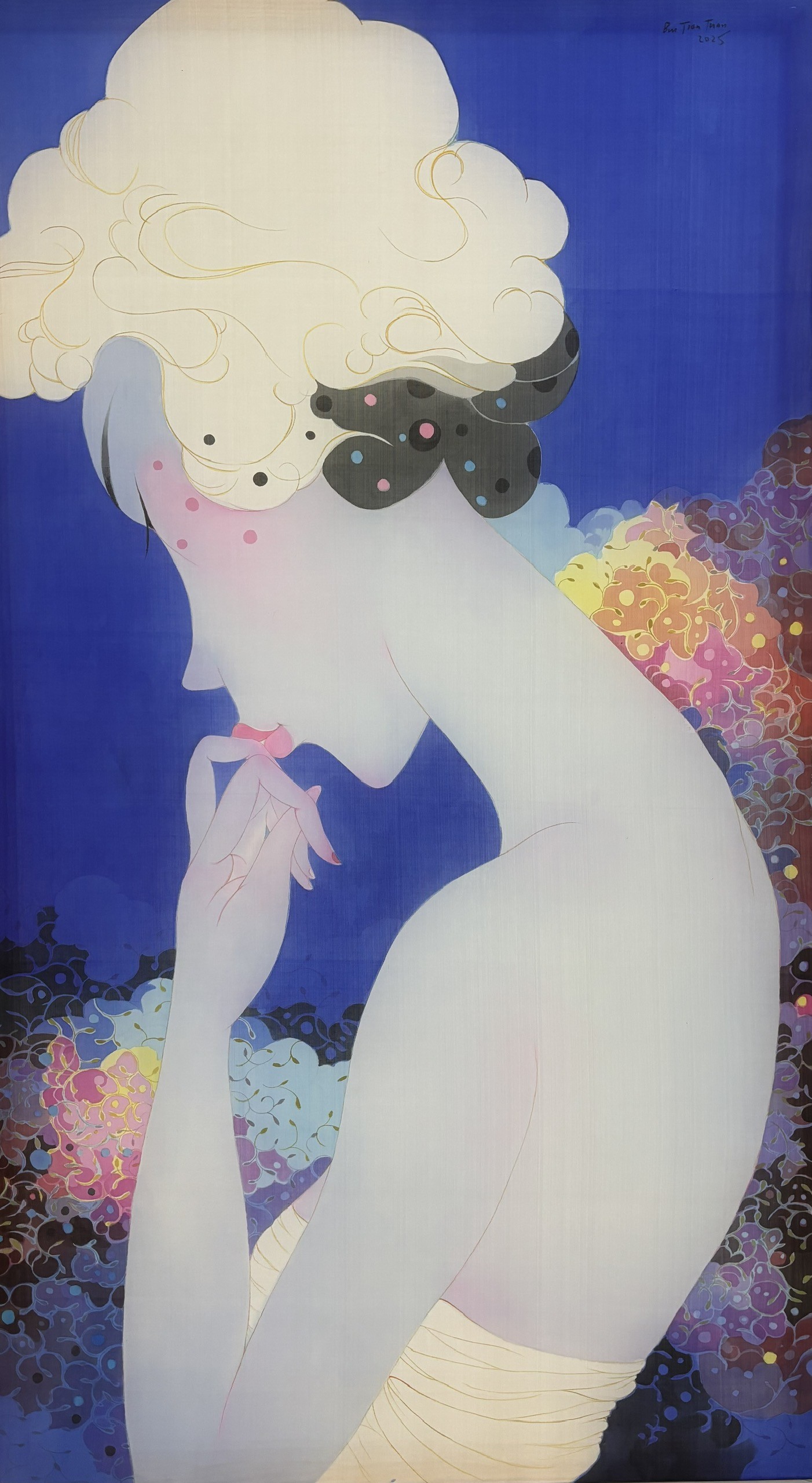trang-tron-blossom-of-a-full-moon-1761645370.jpeg