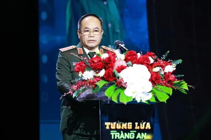 ca-1-1763121418.jpg