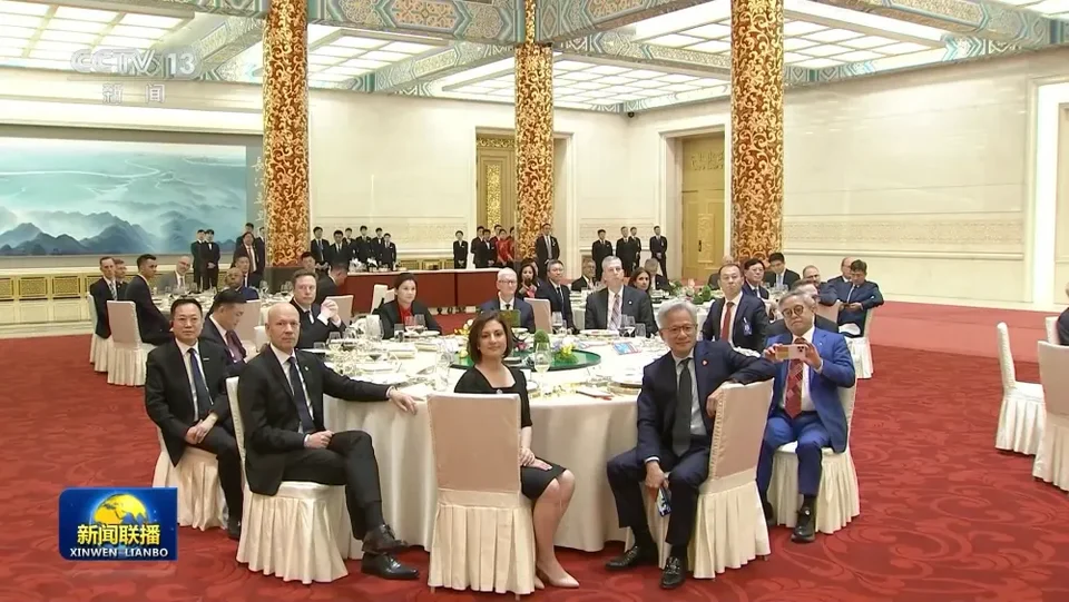 dang-sau-bua-toi-nghin-ty-usd-cua-gioi-sieu-giau-my-trung-1779068067.jpg