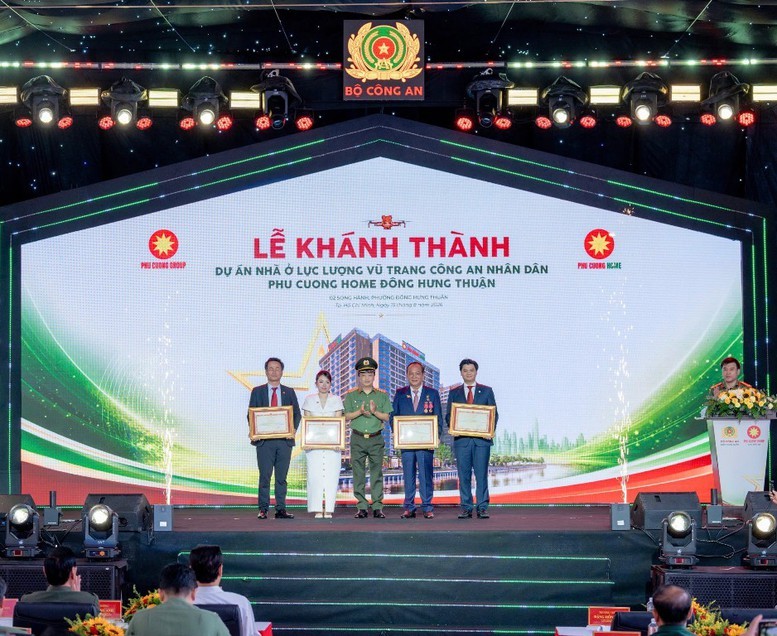 khanh-thanh-776-can-ho-nha-o-tai-tphcm-cho-luc-luong-cong-an-nhan-dan-1786839923.jpg