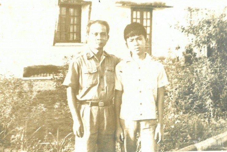 ong-hoang-nam-tien-va-chuyen-day-con-tung-quyet-dinh-cho-con-roi-truong-chuyen-1754005855.jpg
