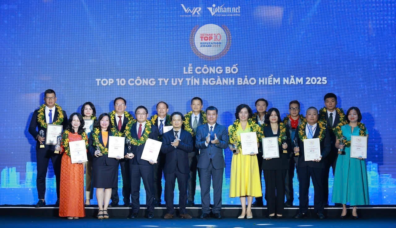 opes-duoc-vinh-danh-trong-top-10-cong-ty-bao-hiem-phi-nhan-tho-uy-tin-nhat-viet-nam-2025-1754288458.jpg