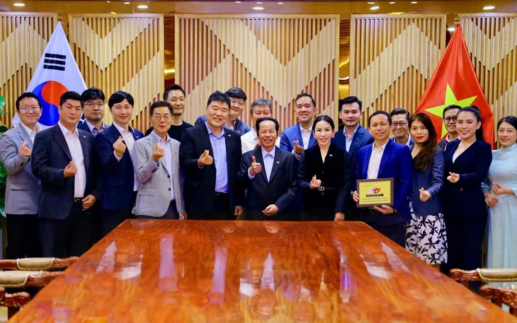 tap-doan-kn-holdings-co-hoi-va-thach-thuc-1755334768.jpg