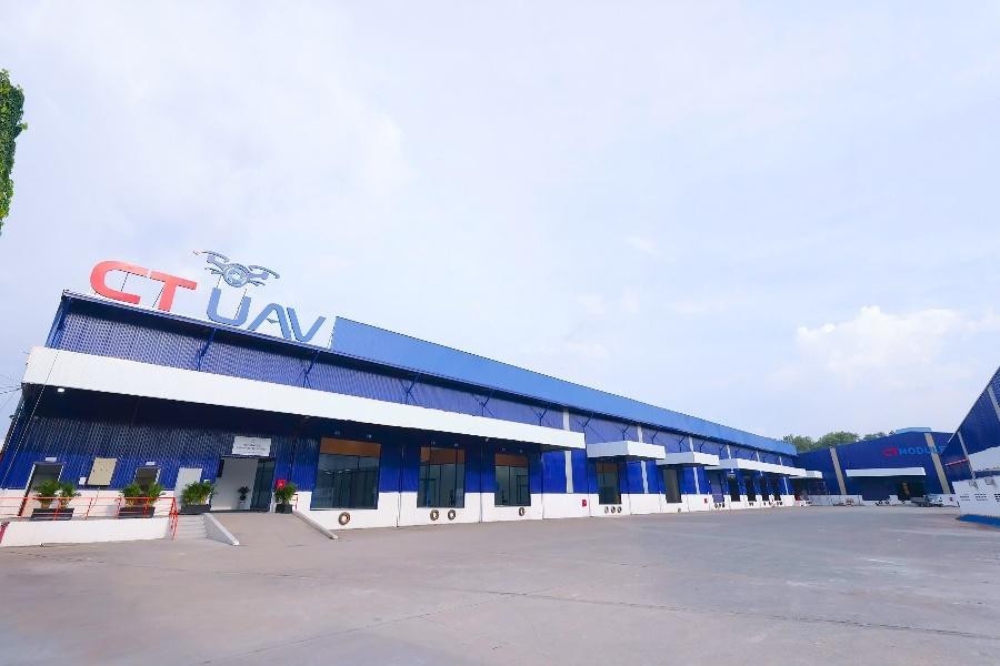 ct-uav-soc-voi-nha-may-duc-composite-tu-tien-hoa-1757508769.jpg