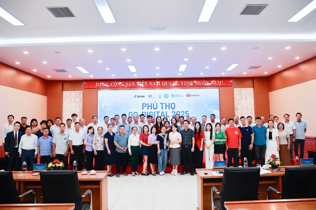 phu-tho-go-digital-2025-ho-tro-htx-va-doanh-nghiep-dia-phuong-chuyen-doi-so-1758528922.jpg