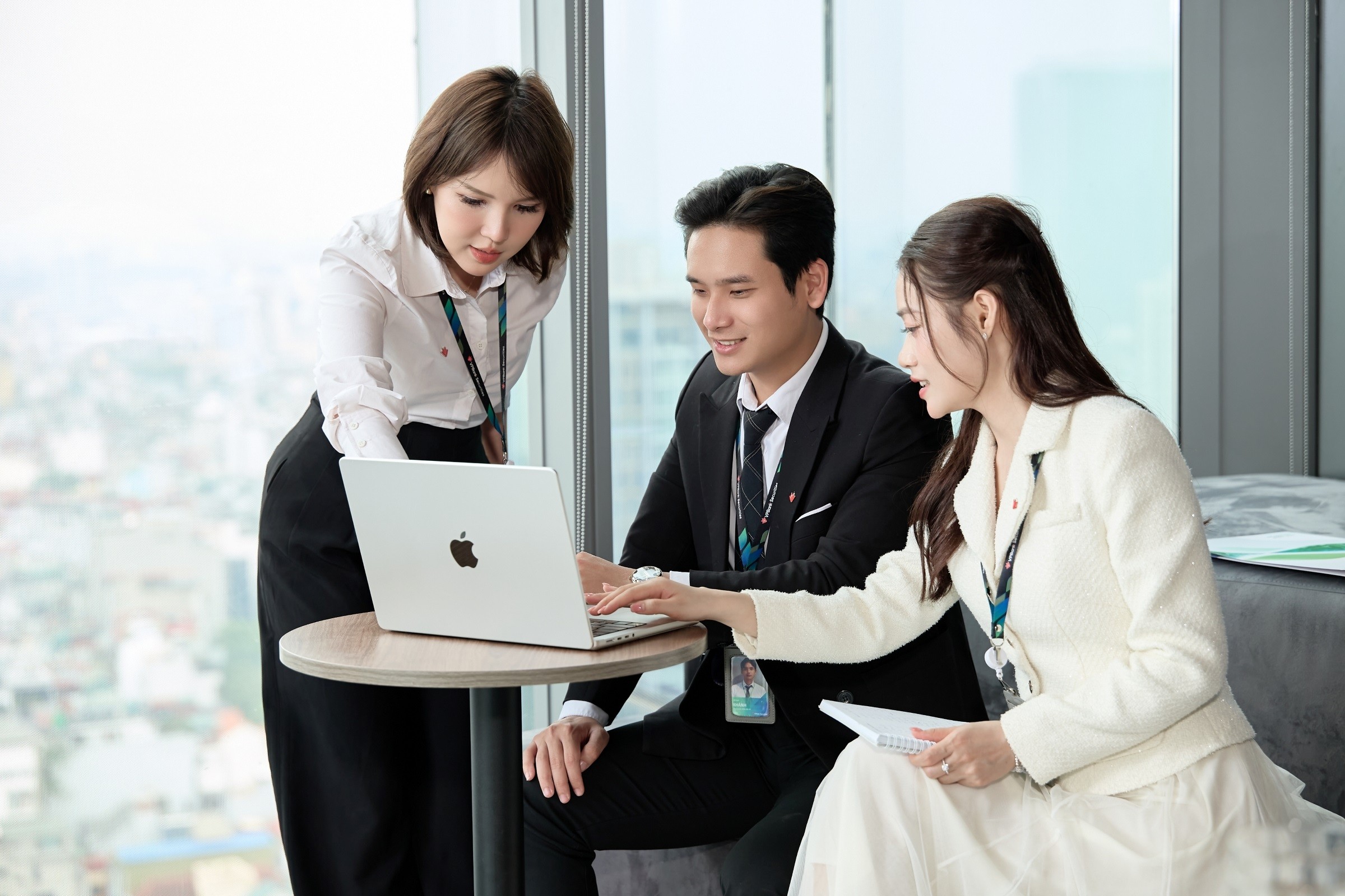 vpbanks-nhan-su-1759368090.jpg