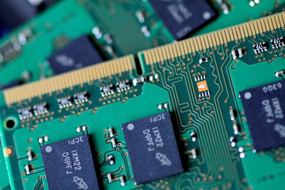 viet-nam-co-the-la-doi-thu-dang-gom-trong-nganh-chip-ban-dan-1760056853.jpg