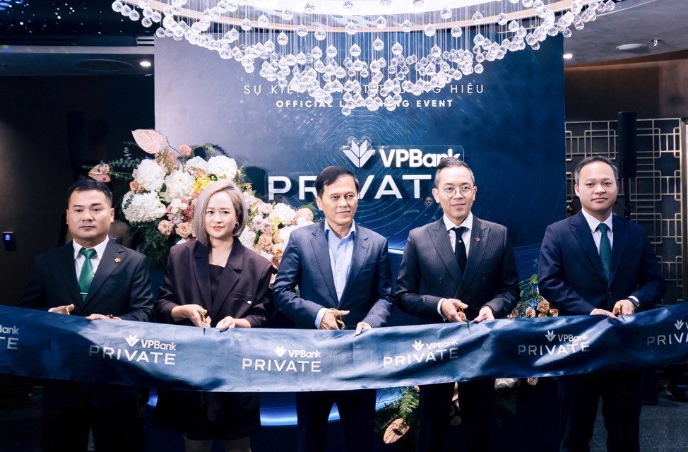 vpbank-chinh-thuc-ra-mat-dich-vu-ngan-hang-danh-rieng-cho-gioi-sieu-giau-1760167957.jpg