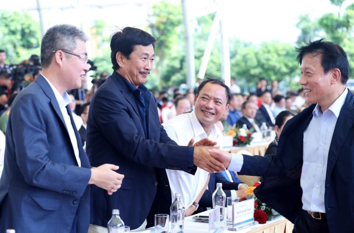 chu-tich-novaland-bui-thanh-nhon-xuat-hien-sau-thong-tin-vi-pham-trai-phieu-1760920419.jpg
