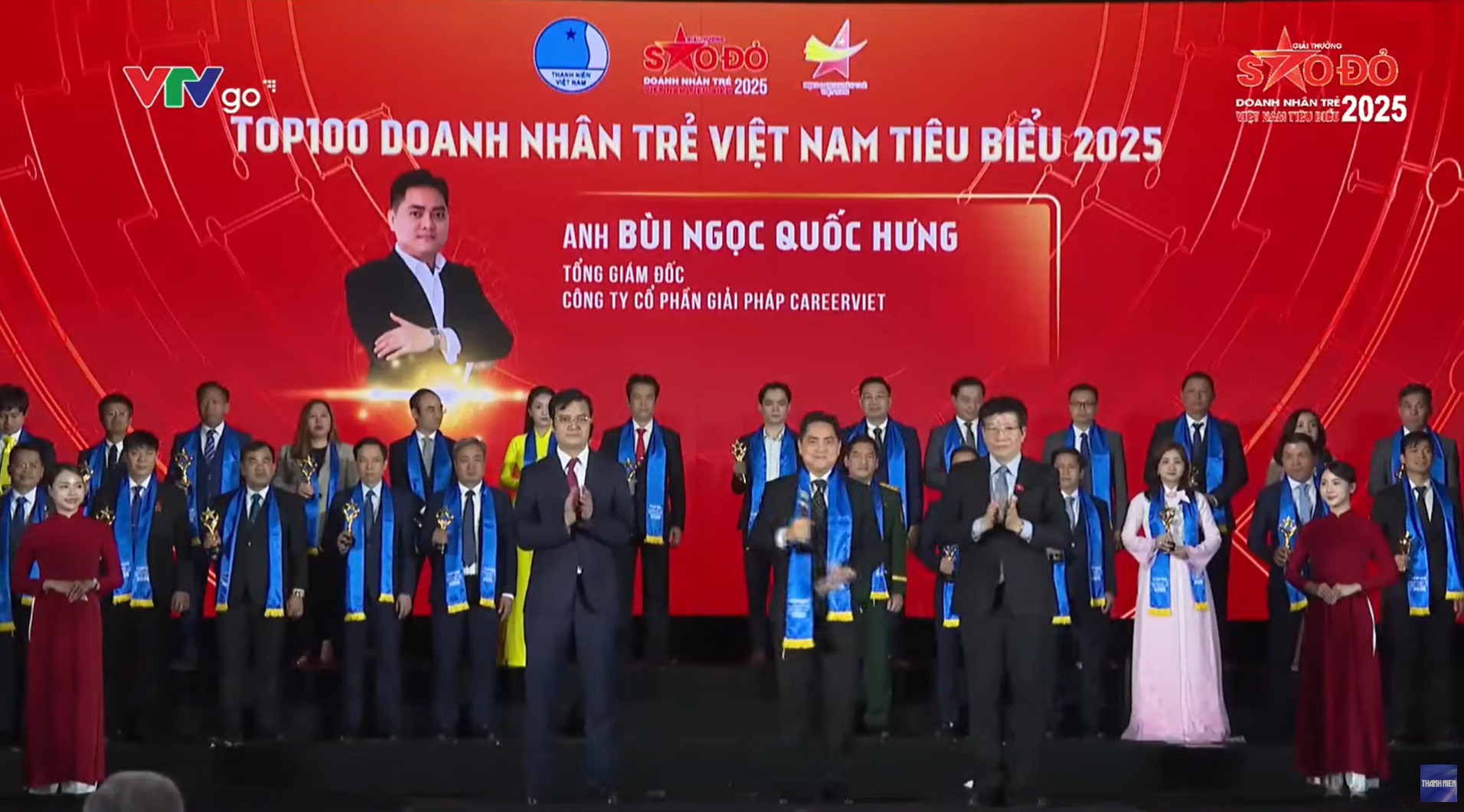 doanh-nhan-bui-ngoc-quoc-hung-ceo-careerviet-ghi-dau-an-tai-giai-thuong-sao-do-doanh-nhan-tre-viet-nam-1764311880.jpg