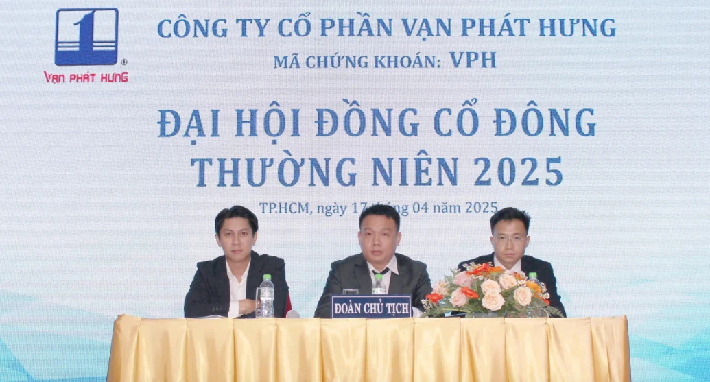 van-phat-hung-thay-tong-giam-doc-trong-boi-canh-cong-ty-thua-lo-nang-1765006081.jpg