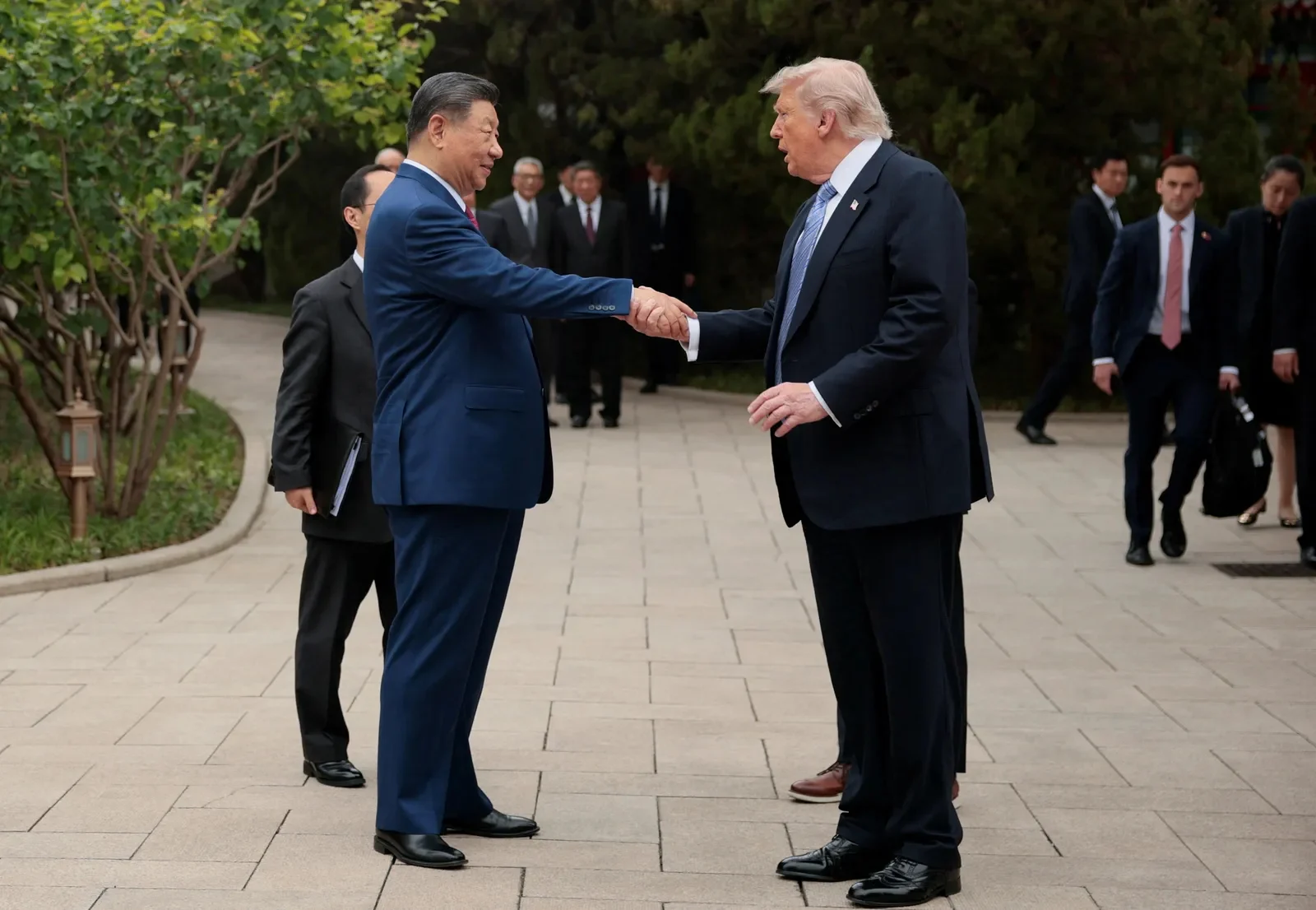 tt-trump-tham-trung-quocmy-bo-tui-loat-hop-dong-ty-usd-1778893019.jpg
