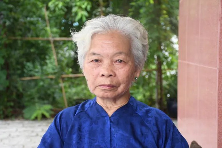 cong-nhan-ba-nguyen-thi-le-la-vo-liet-si-huynh-van-quen-1784420175.jpg
