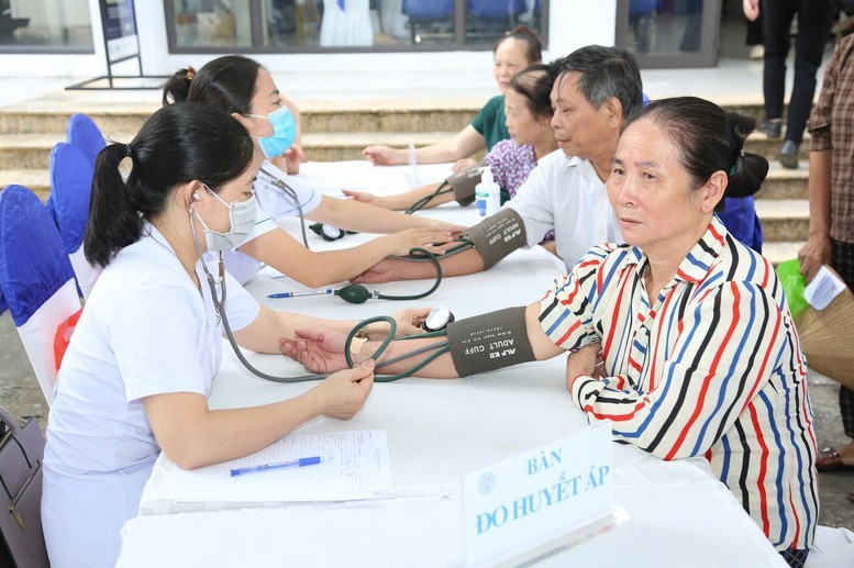 gan-30-dan-so-ca-nuoc-da-duoc-kham-suc-khoe-dinh-ky-kham-sang-loc-mien-phi-1785803970.jpg