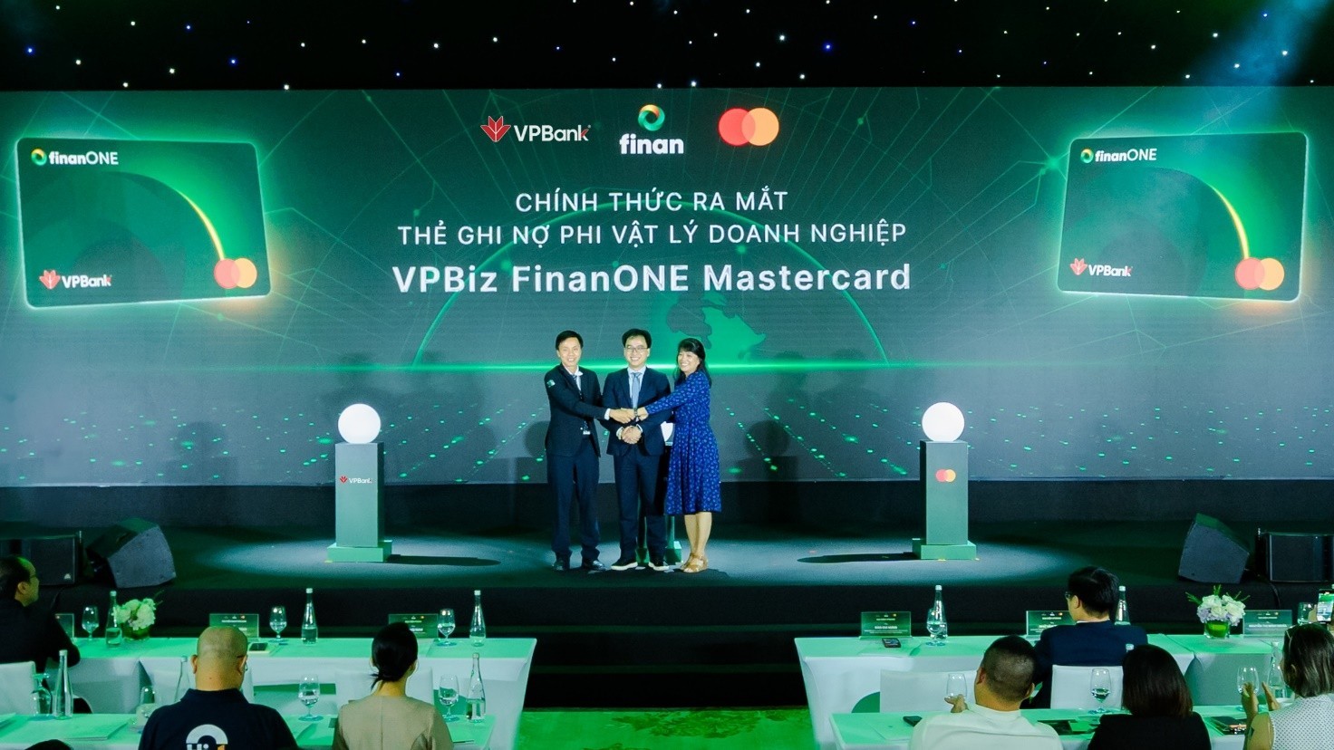 the-ghi-no-phi-vat-ly-vpbiz-finanone-mastercard-giup-doanh-nghiep-quan-ly-tai-chinh-toan-dien-trong-ky-nguyen-ai-1786072853.jpg