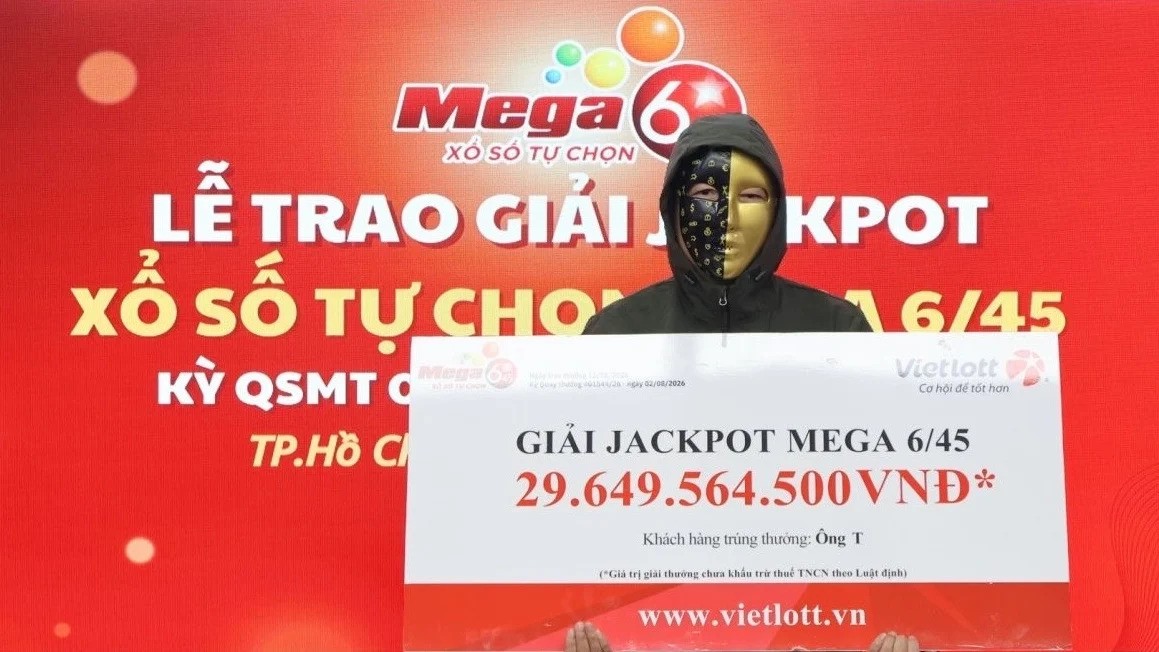 mua-ve-dao-khi-ngoi-uong-ca-phe-cuu-quan-nhan-trung-giai-vietlott-gan-30-ty-1786840217.jpg