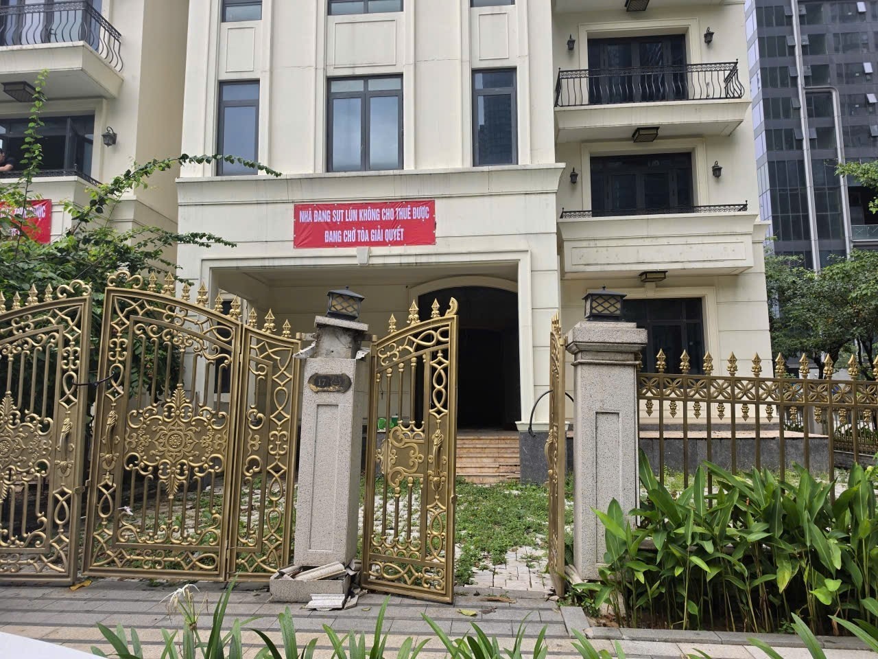 cu-dan-to-thi-cong-du-an-cua-masterise-homes-gay-hu-hong-biet-thu-yeu-cau-giam-dinh-thiet-hai-1789216940.jpg