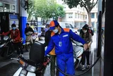 Giá xăng E10 giảm sâu, lần đầu xuống dưới 21.000 đồng/lít
