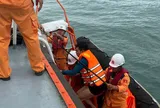 Cứu sống 2 người trong nhóm du khách gặp nạn khi tham quan Mũi Nghê, Đà Nẵng