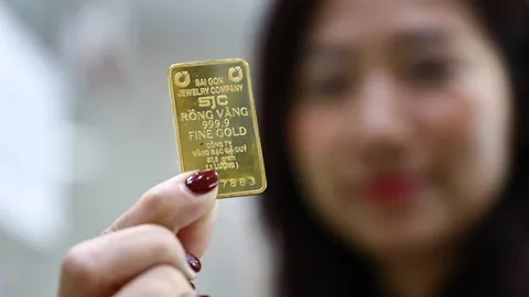 Hé lộ thời điểm giá vàng có thể hạ nhiệt sau bỏ độc quyền