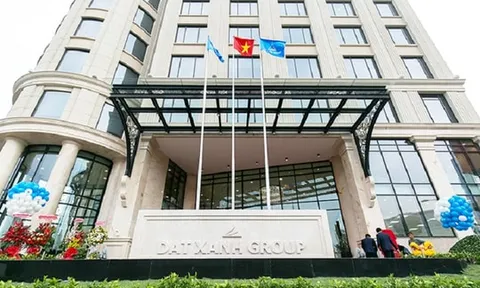 Cổ phiếu “họ” Đất Xanh bị bán tháo, VN-Index rơi về sát mốc 1.260 điểm