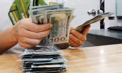 Áp lực tỷ giá 2025: Đồng USD đột ngột mạnh lên, đe dọa thị trường toàn cầu