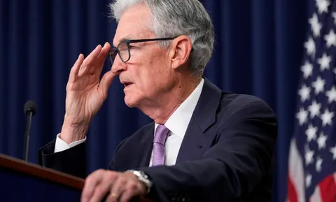 Phố Wall 'buông xuôi', chấp nhận khả năng Fed không nới lỏng mà có thể sẽ tăng lãi suất trong năm 2025