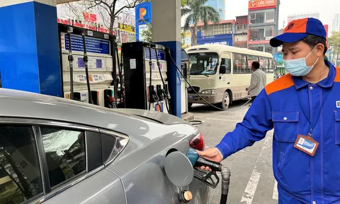 Giá xăng dầu hôm nay 21/1: Đồng loạt "nằm sàn", giá xăng dầu trong nước sẽ giảm mạnh?