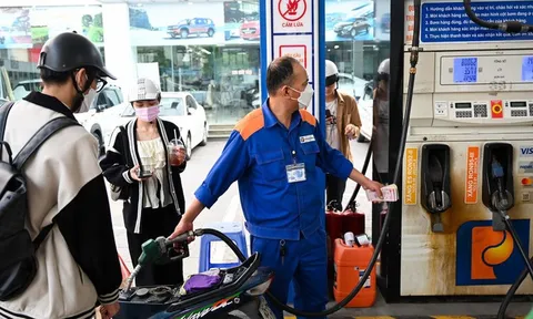 Giá xăng, dầu tăng nhẹ từ chiều nay