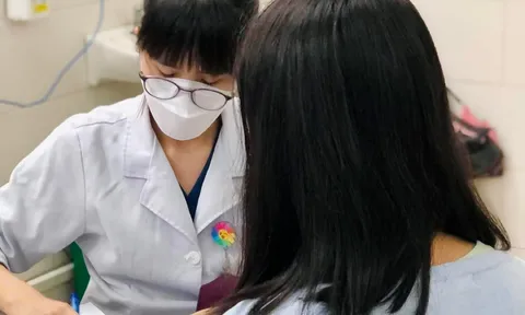 Đi nước ngoài chữa bệnh tốn cả tỷ đồng, về nước ngỡ ngàng giá bằng 1/4