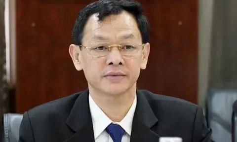 Giám đốc BV Chợ Rẫy ký 10 quyết định mua sắm trong 1 ngày