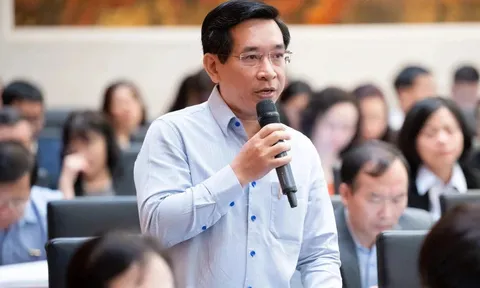 Đại biểu gợi ý đốt thẻ Visa cho người âm thay vì vàng mã