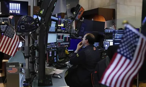 Ông Trump 'chịu chơi' hơn với những 'cơn đau' của thị trường chứng khoán Mỹ