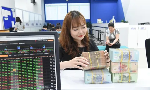 Đón sóng mùa báo cáo tài chính quý I/2025