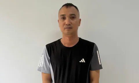 Bắt giữ tài xế ô tô dùng gậy bóng chày đánh người đi xe máy chở con ở Bình Dương